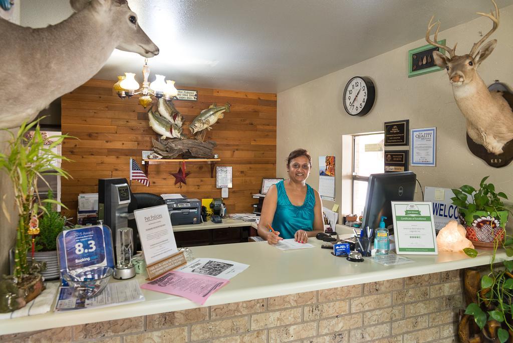 Americas Best Value Inn - Legend'S Inn Джанкшен Экстерьер фото
